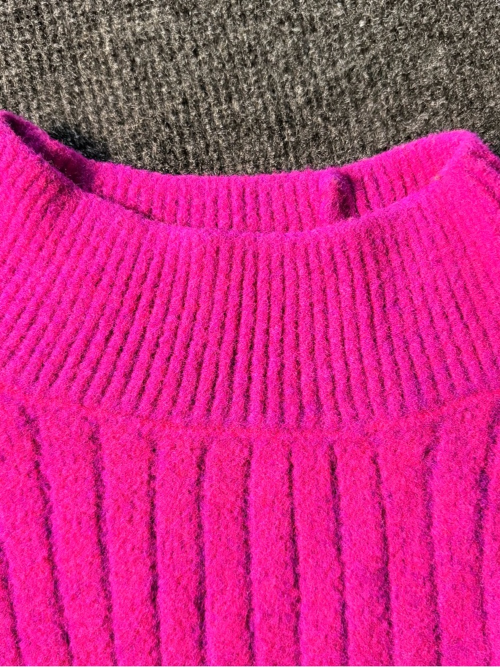 Express Hot Pink Ribbed Mock Neck Sweater - Picture 3 of 8